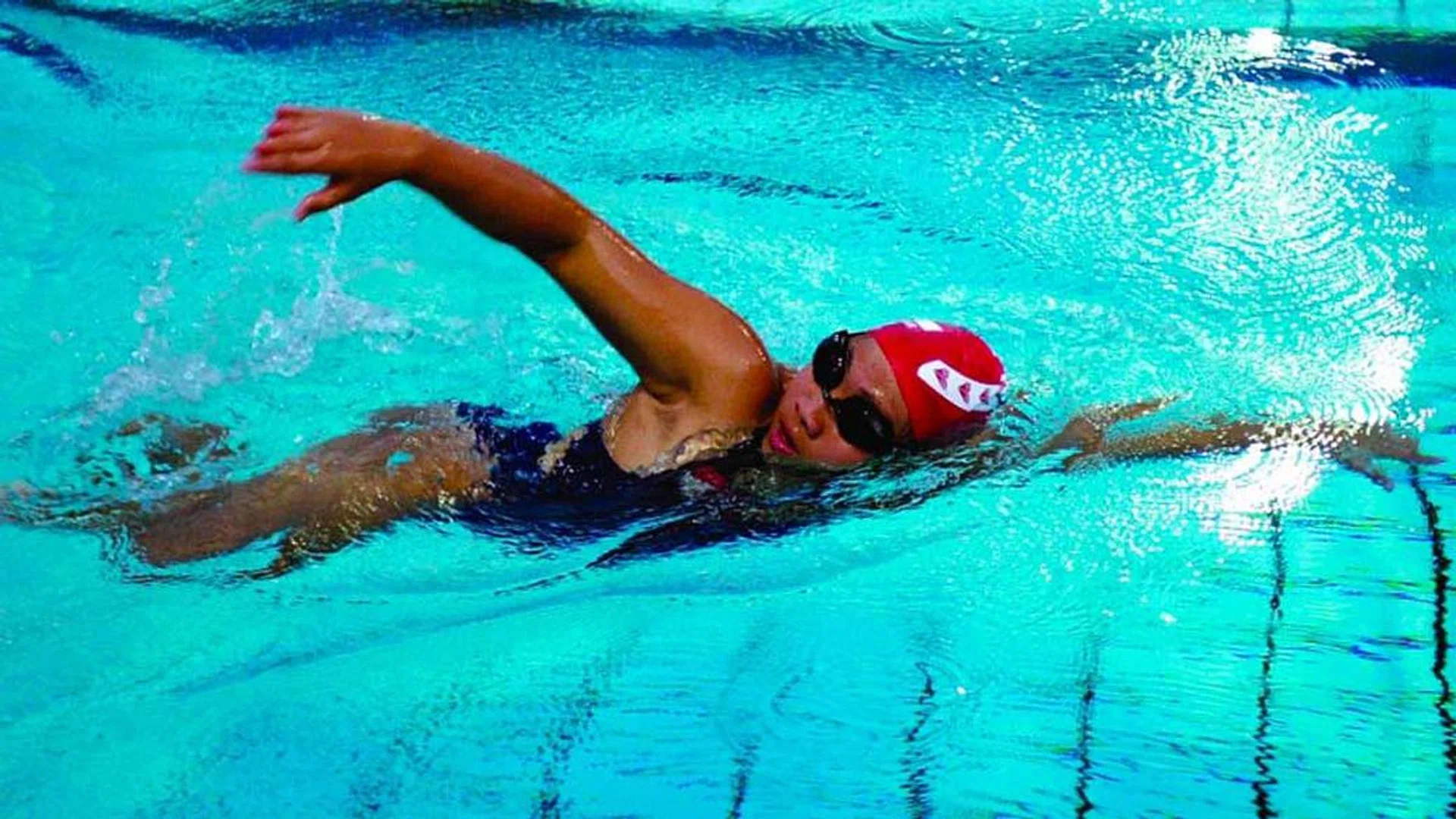 2005 THERESA GOH HER WORLD YOUNG WOMAN ACHIEVER