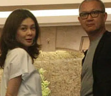 rosamund-0512e thumb.jpg