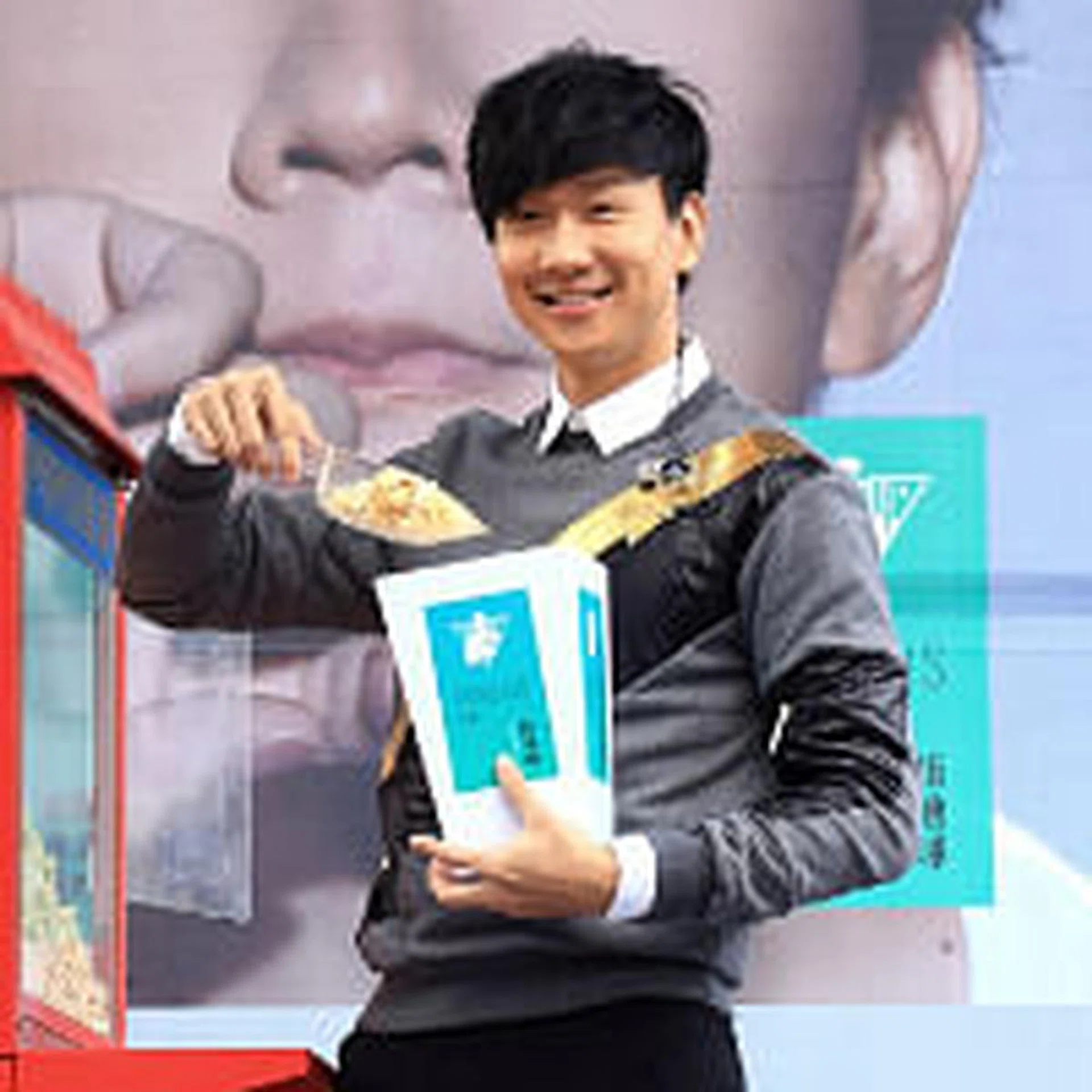 jj lin attacked THUMB.jpg