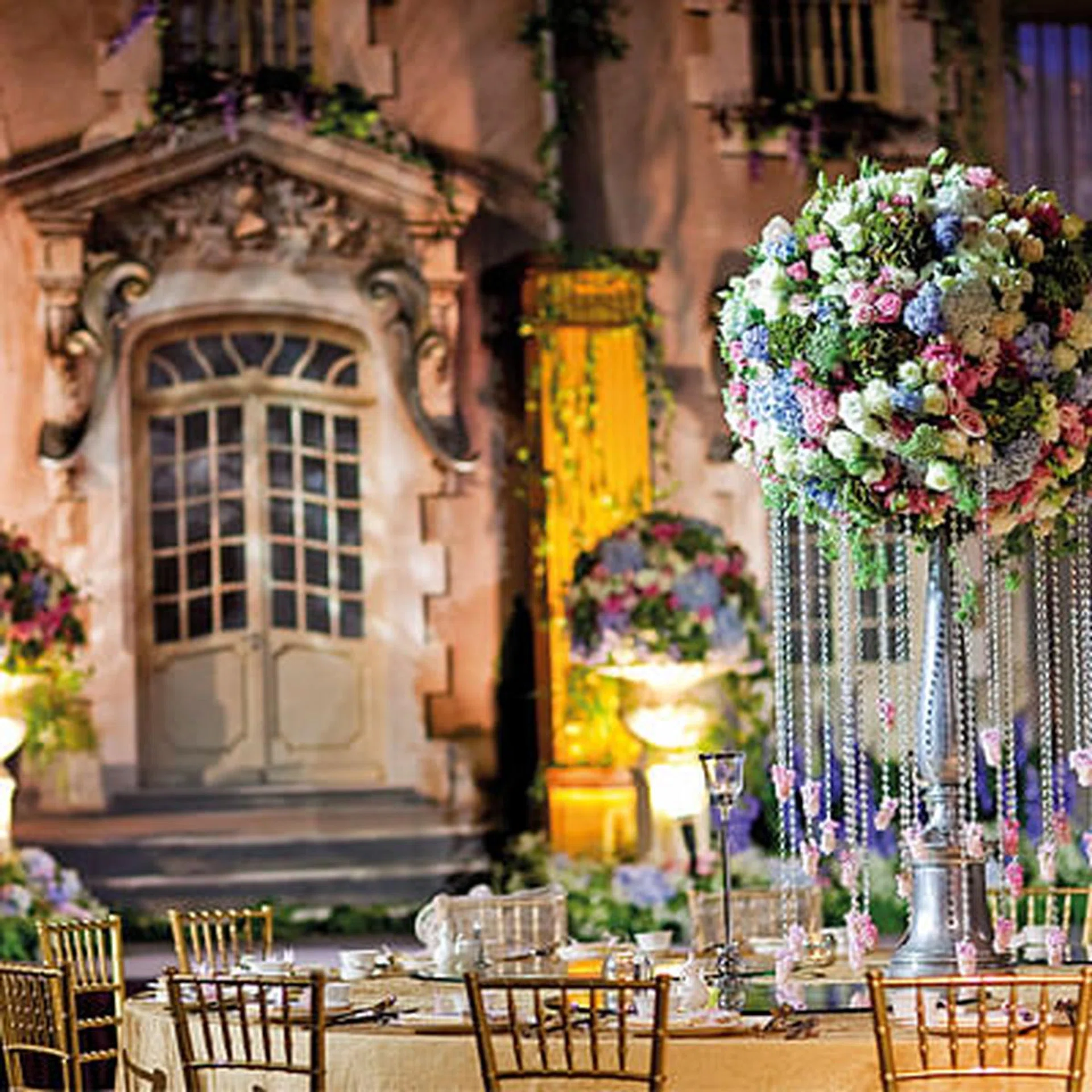 10 grand and glamorous indoor & outdoor hotel wedding banquet tables from our latest issue!