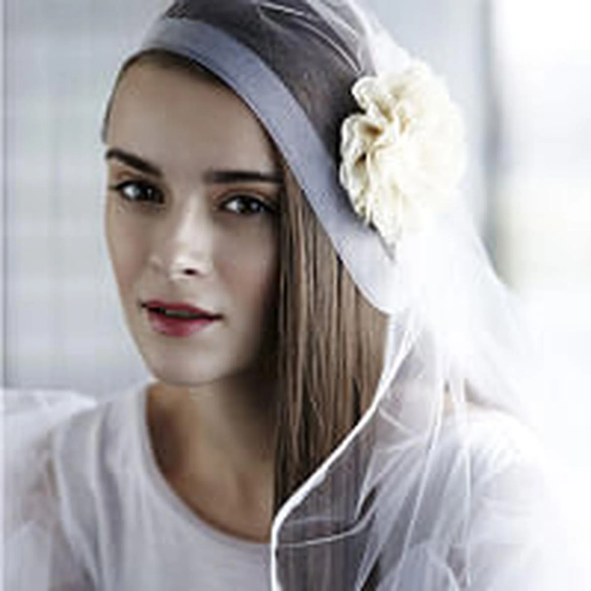 Lightweight veils for an outdoor wedding tn.jpg