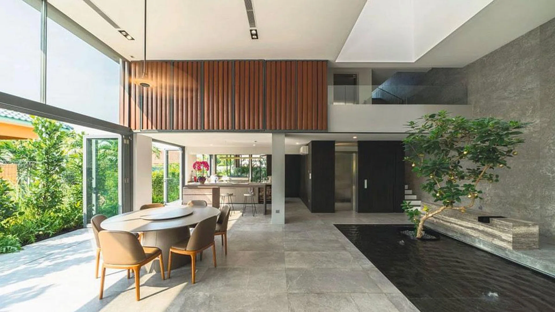 House Tours: 7 resort-inspired homes with dreamy vacation vibes