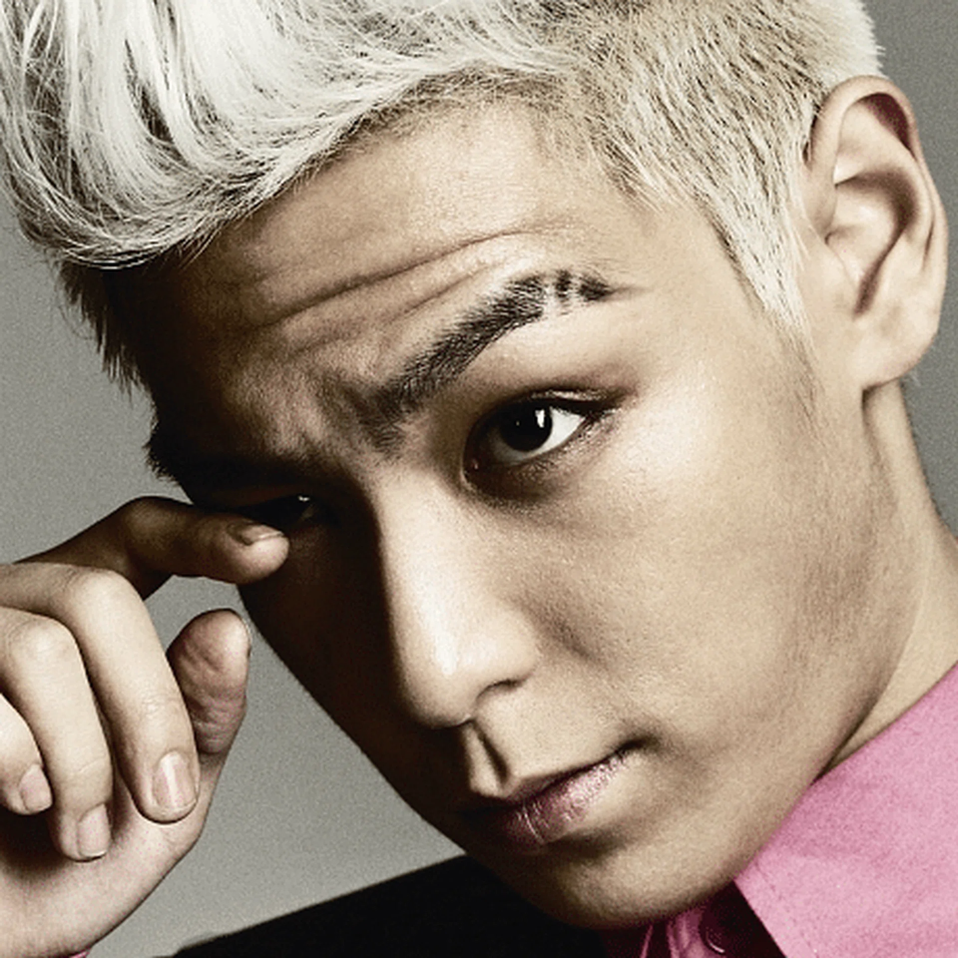 Woah, is the shape of your eyebrows the secret cause of your bad luck?