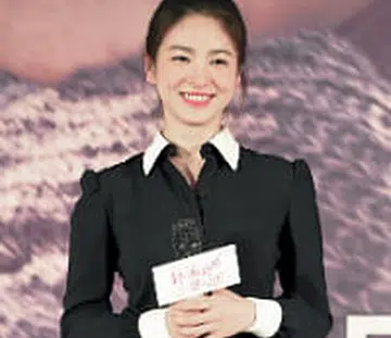 Steal their style: Fan Bing Bing, Song Hye-Gyo and more in monochrome