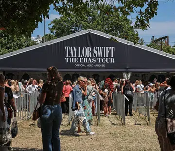 taylor swift eras tour concert what to wear