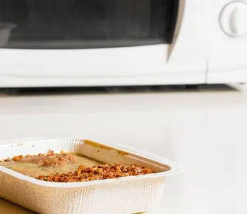 4 foods you should never reheat in your microwave oven