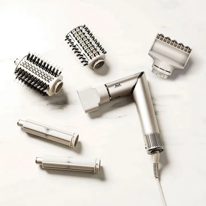 Hair Dryer/Styler: powerful, fast, no heat - damage hair dryer and also a versatile styler
● Styling Concentrator: style and dry at the same time, rotates for easy styling
● Round Brush: rounded edge for grabbing, smoothing and shining and detangling bristles
● Paddle Brush: creates added tension for straightening, smoothing and shining and detangling bristles
● FrizzFighter Finishing Tool: use Coanda Technology to automatically attract frizz and flyaways and remove them in seconds
● Easy - Wrap Curlers