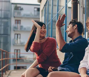Signs You Should Be Worried About His Female Friends