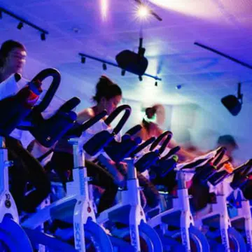 How to look stylish but be comfortable for your spin class THUMBNAIL