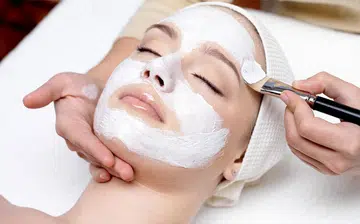 Quick-Fix Facials To Try During Your Lunch Hour