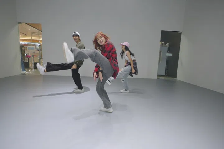 Behind the scenes of the making of a dance