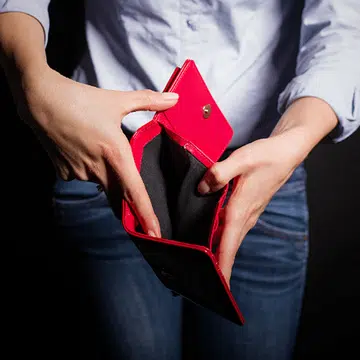 3_money_habits_to_adopt_to_stop_living_from_paycheck_to_paycheck_in_singapore_t
