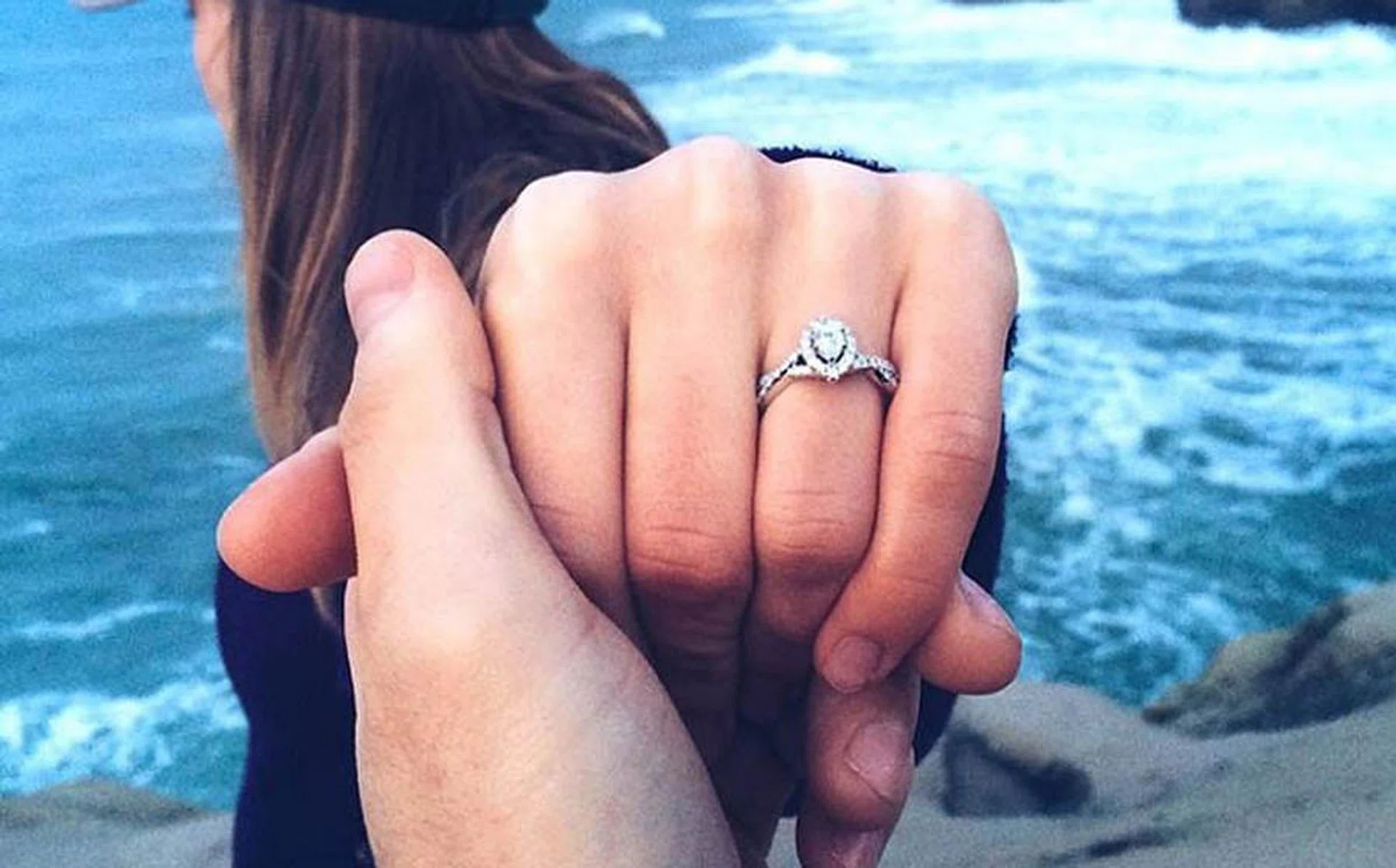 engagement_ring_selfie