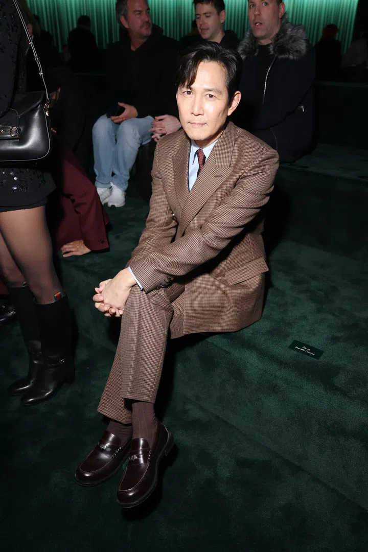 MILAN, ITALY - FEBRUARY 25: Lee Jung-jae attends the Gucci - Women's Fall/Winter 2025/2026 Fashion Show during the Milan Fashion Week Womenswear Fall/Winter 2025/2026 on February 25, 2025 in Milan, Italy. (Photo by Daniele Venturelli/Getty Images for Gucci)