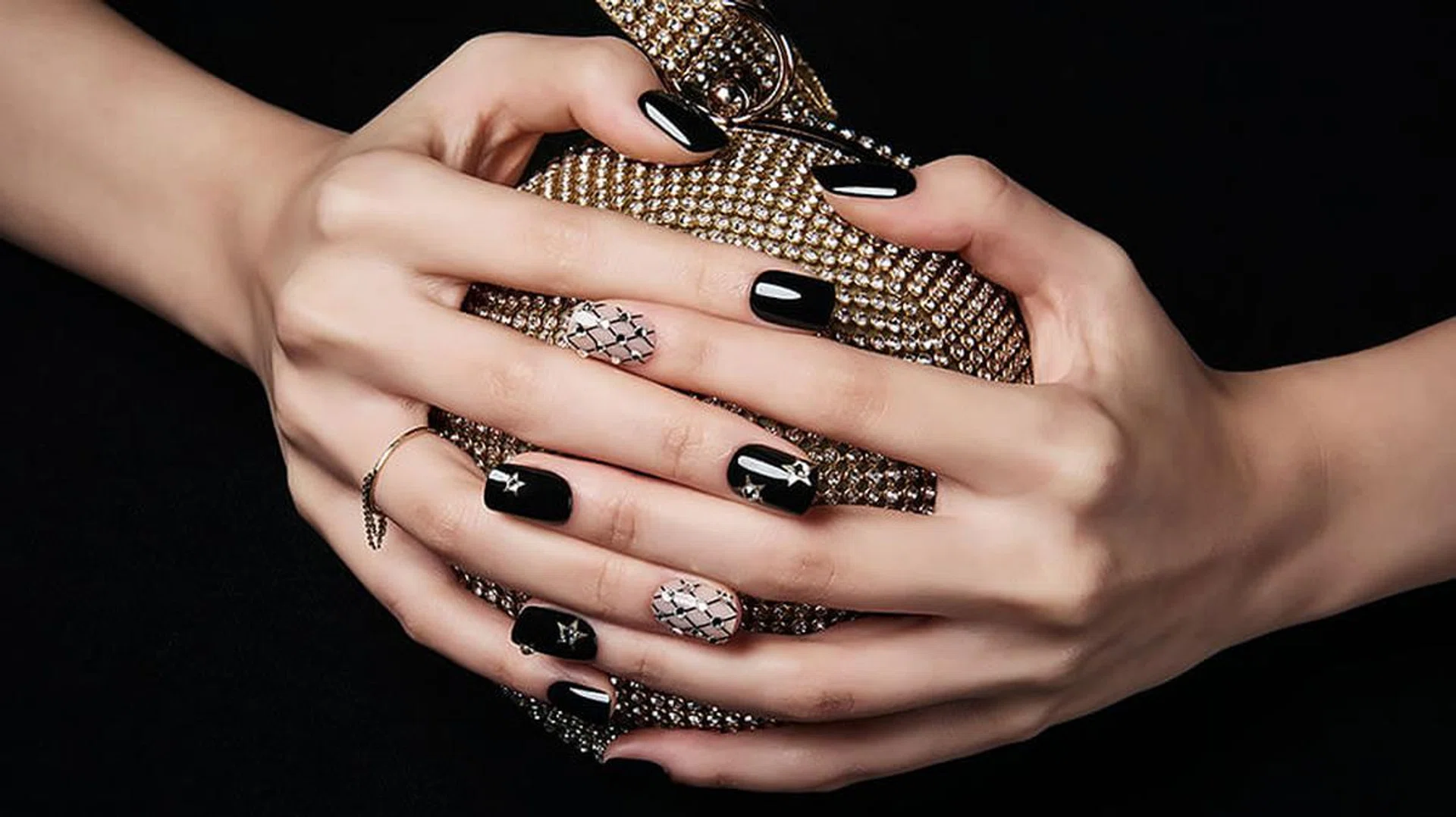 The Press-on Gel Nails
