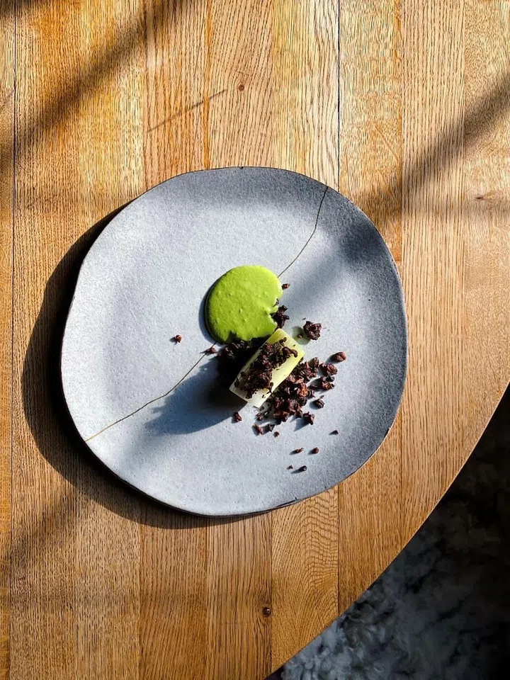 Leek, Chanterelles at Nobelhart & Schmutzig. (Photo: Nobelhart & Schmutzig)