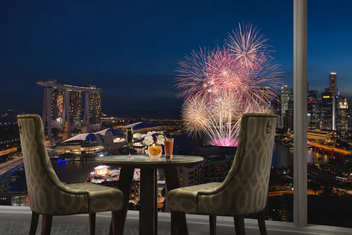 See the fireworks from Pan Pacific Singapore’s Pacific Club Lounge.
