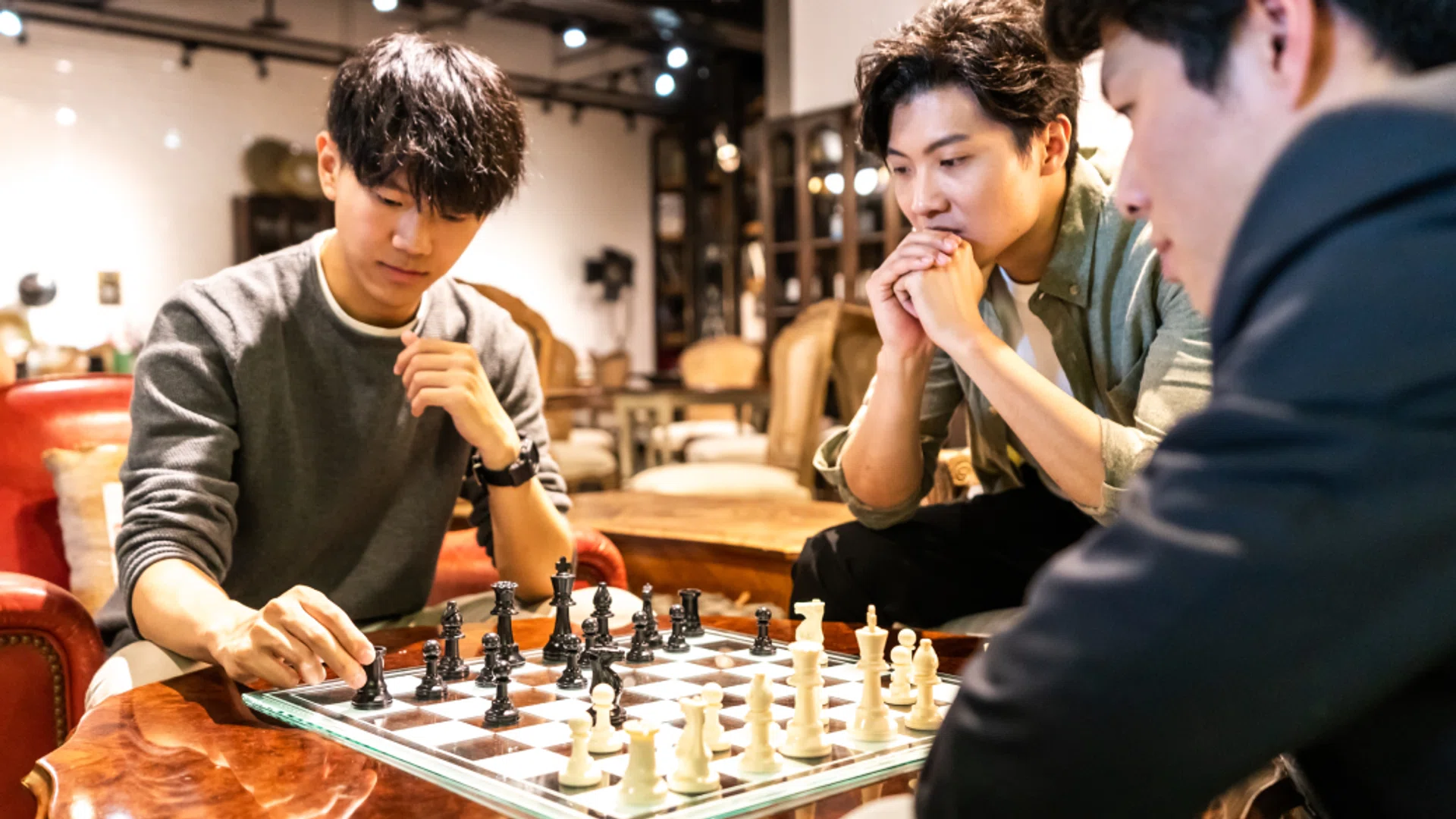 board game cafes hangout friends