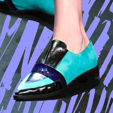 break-in-shoes-3a