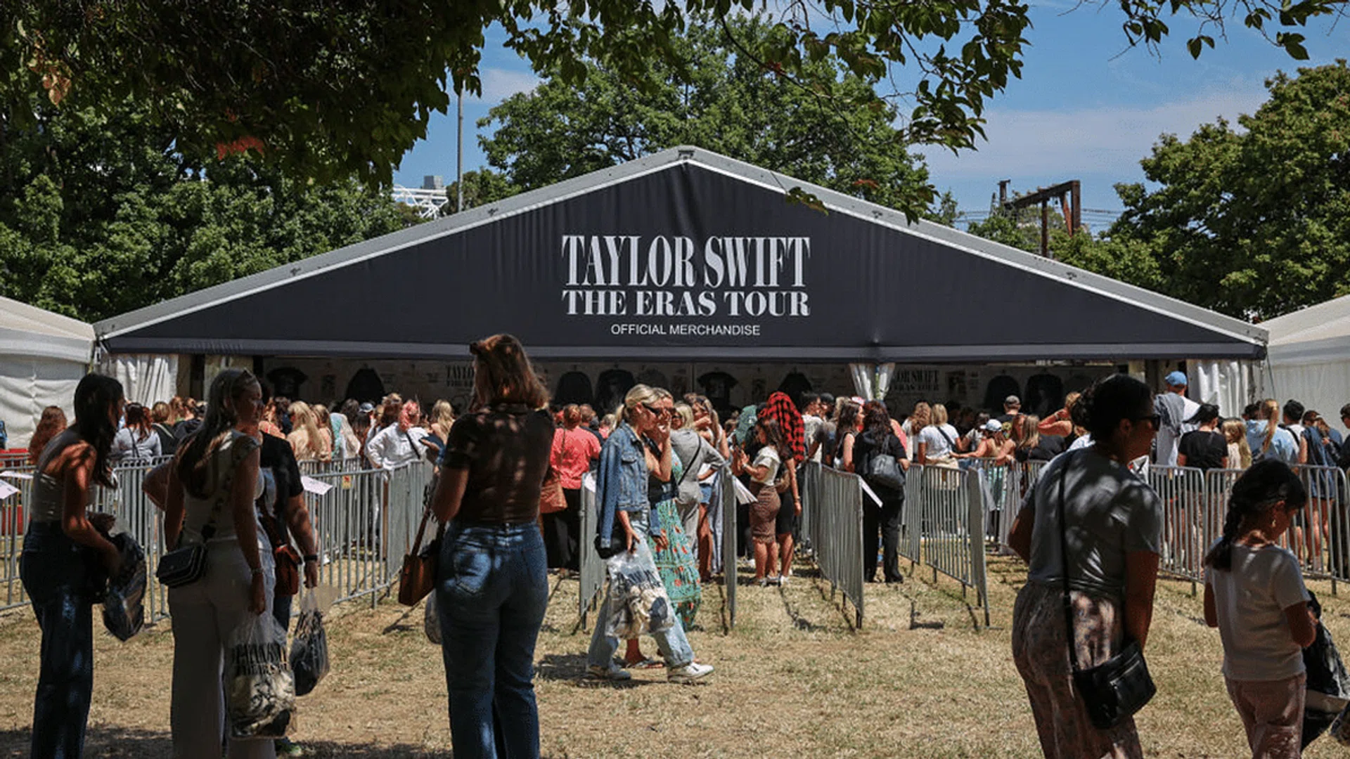 taylor swift eras tour concert what to wear