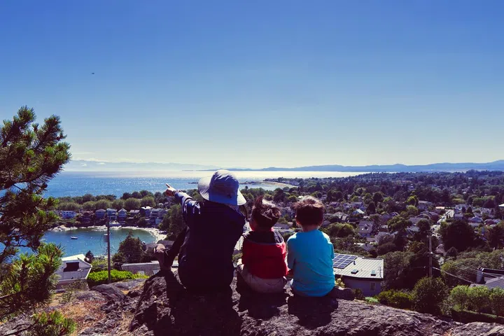 natalina chan with kids after leaving workforce to be a stay at home mom