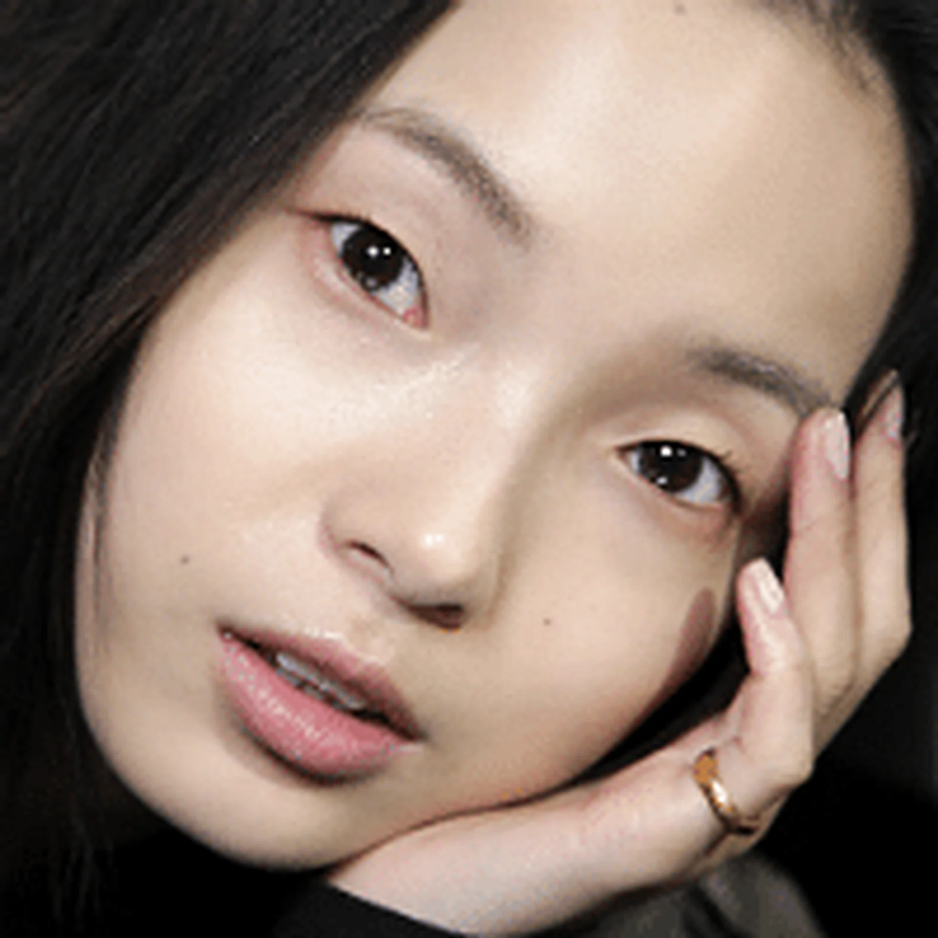 T Jo No Fui W F13 M How to touch up base makeup in hot and humid weather