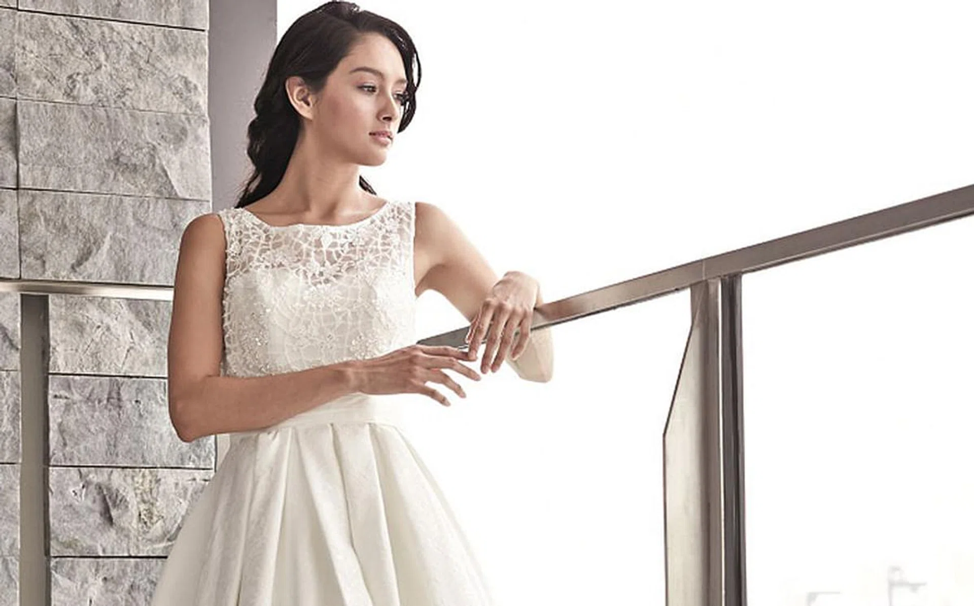 what_to_bring_to_bridal_salon_appointment_900x560