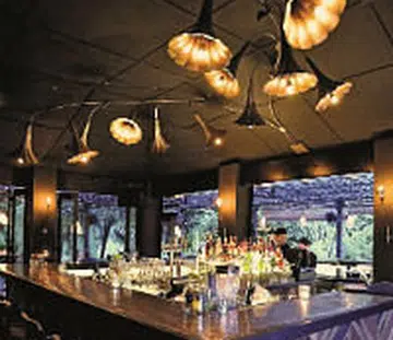 6 awesome bars on Friday the green door thumbnail.jpg