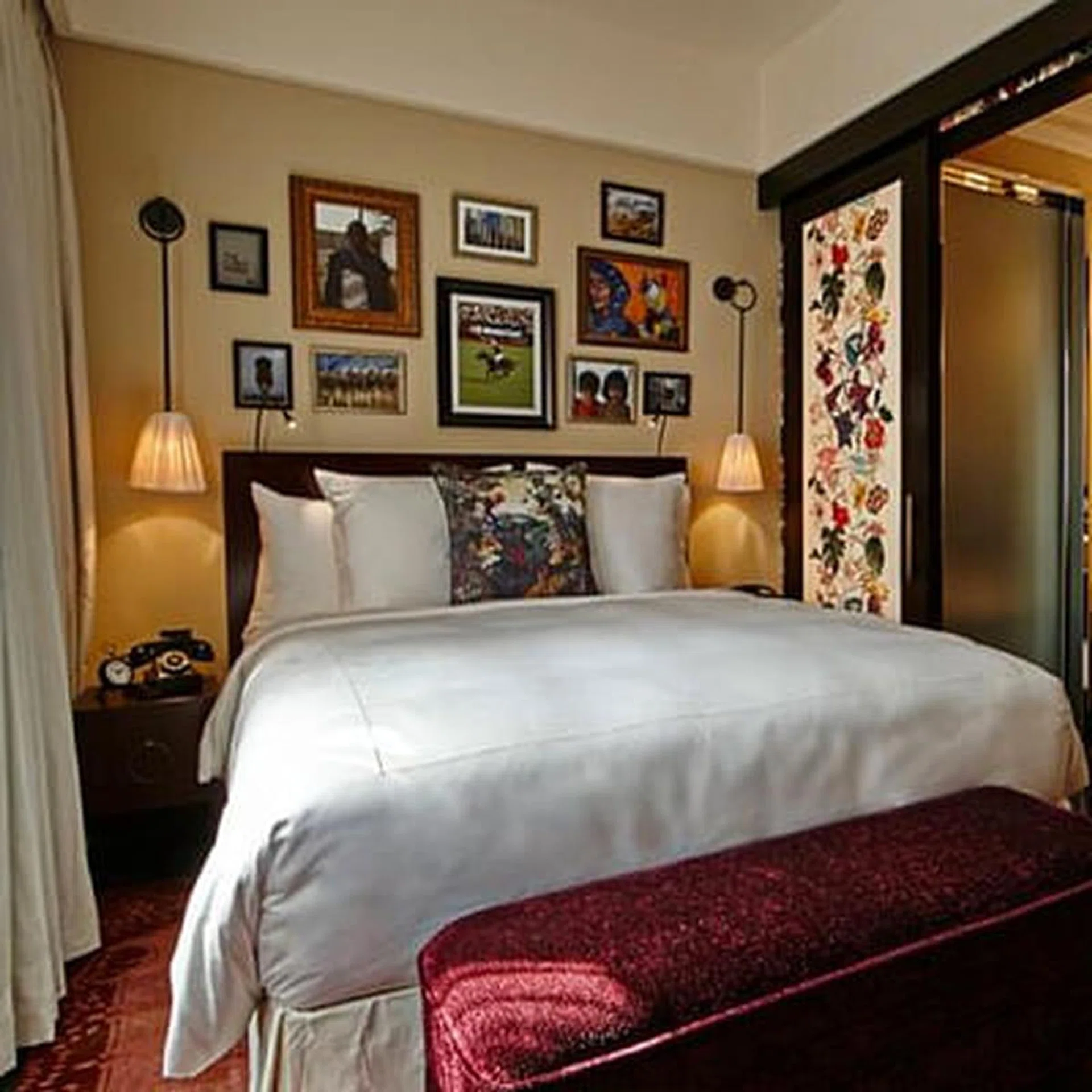 Singapore's top 10 hotels for romantic staycations! 