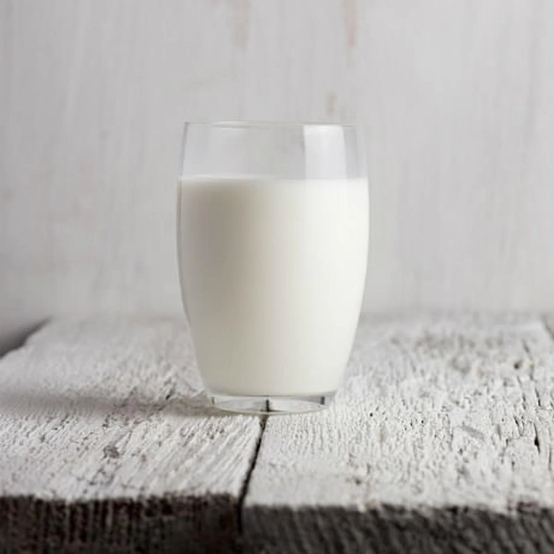 different beauty uses for milk - exfoliating cleansing milk singapore - thumb
