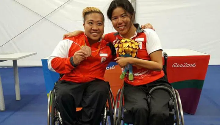 Singapore Her world young woman achiever 2005 para-swimmer Theresa Goh SWIMMERS