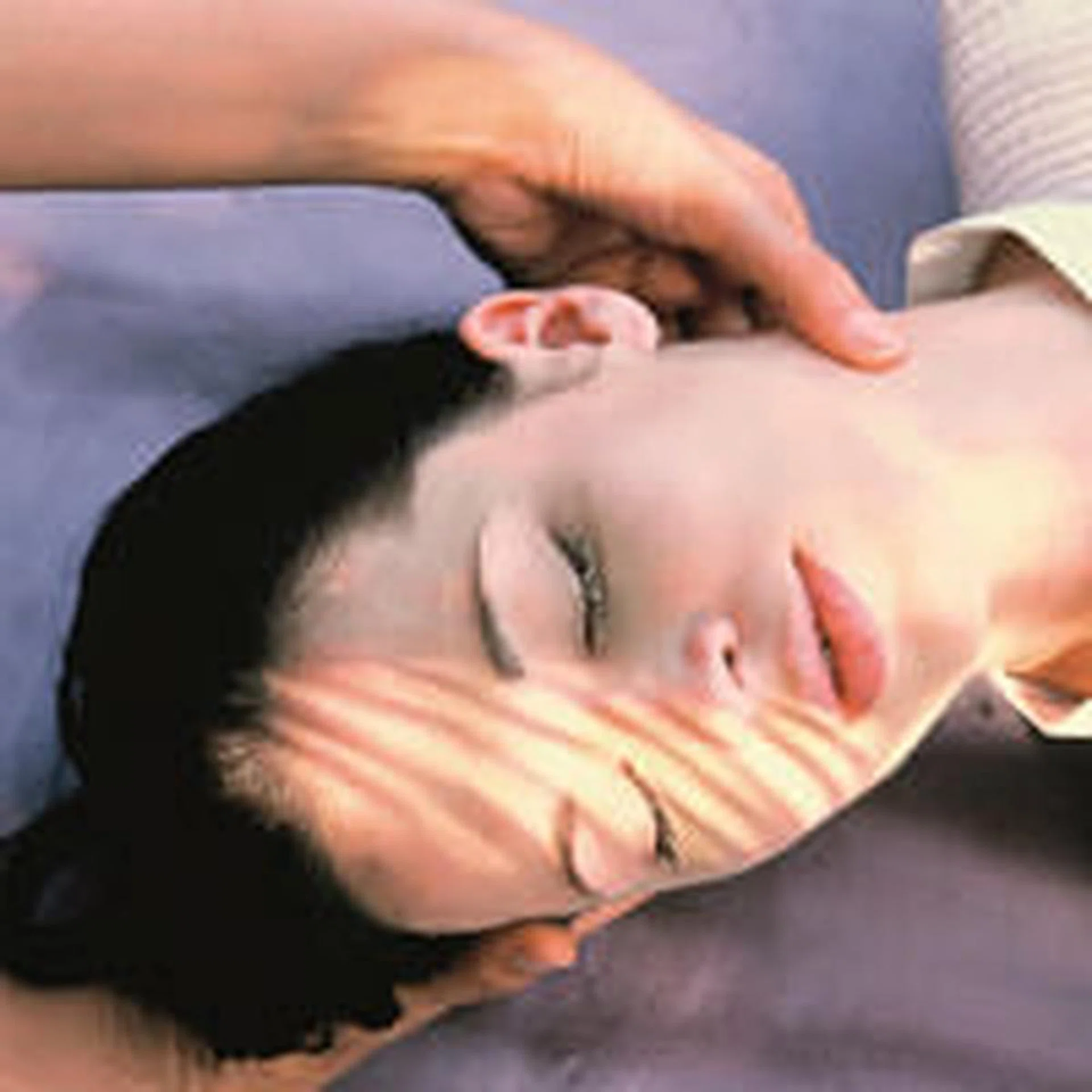 2 best facials for pore and acne thumbnail.jpg