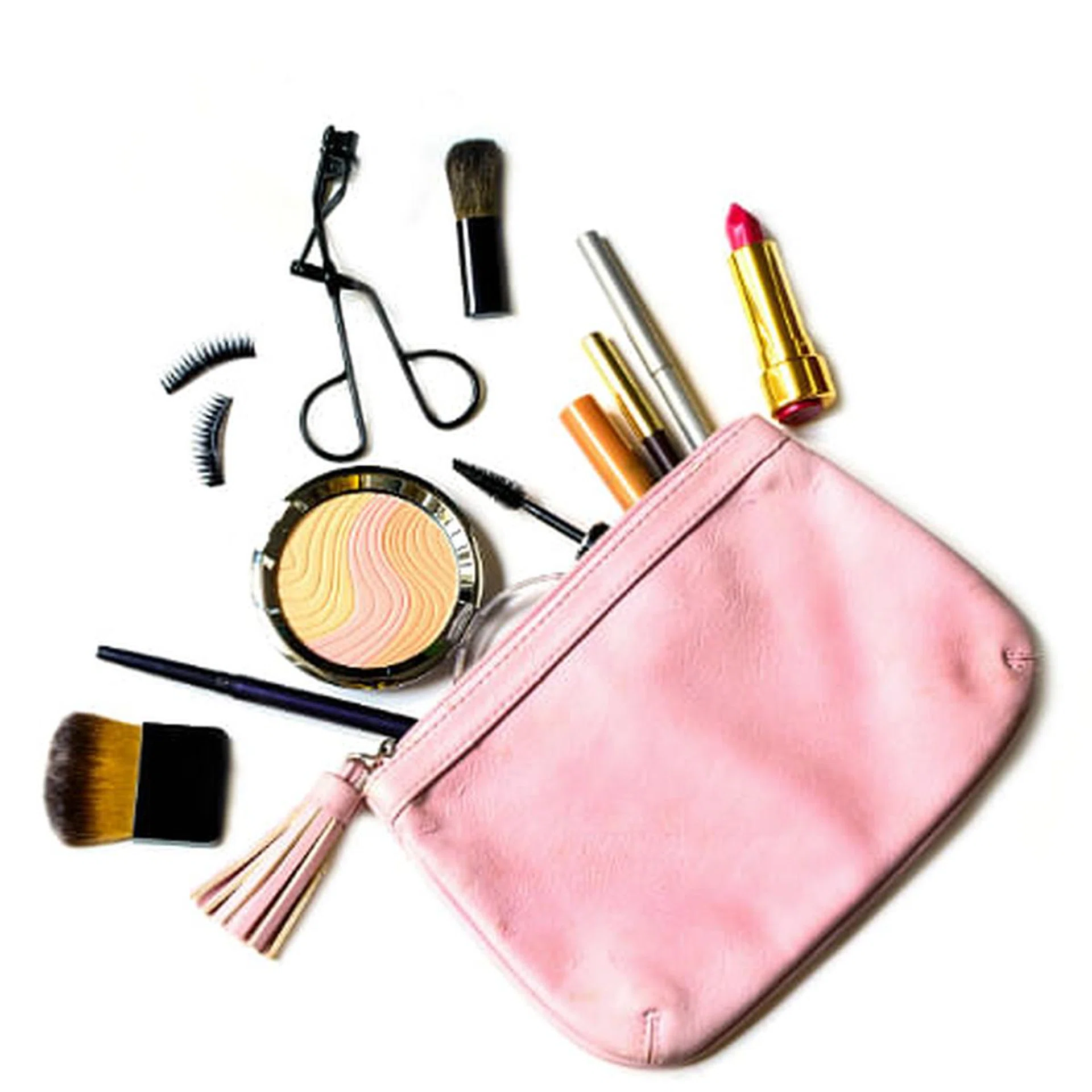 how to pack light beauty products when going on holiday save luggage space thumb