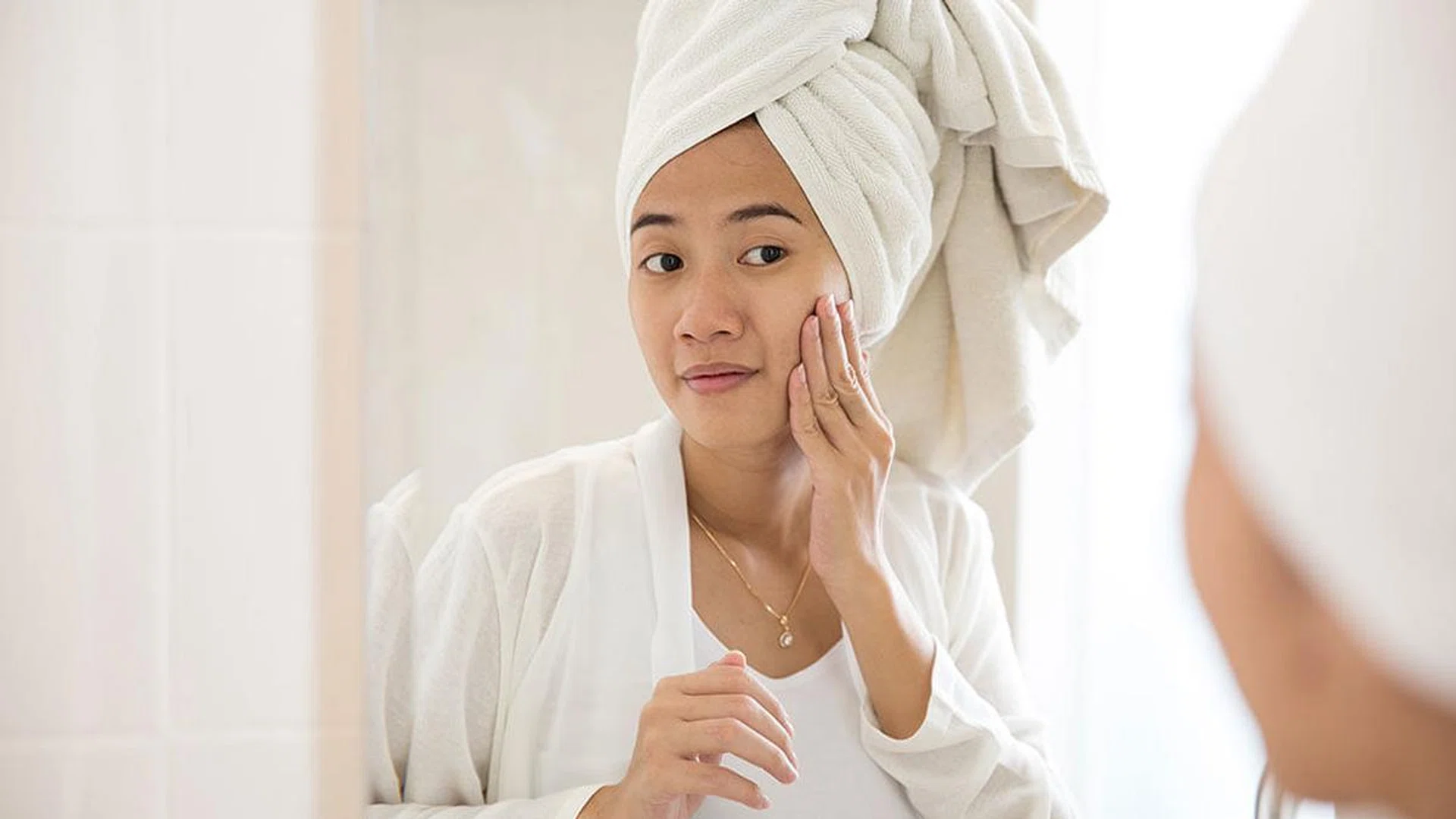 Is It Okay To Wear Makeup If I Have Acne? A Korean Derm Weighs In On Often Googled Skin Concerns