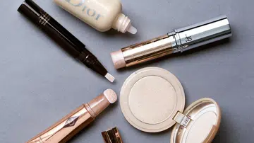 Perfect highlighter based on your skin type