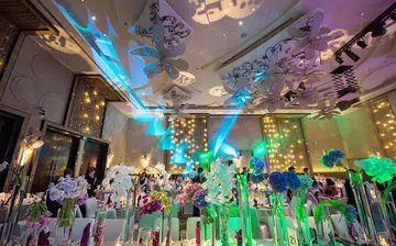 purple_floral_ballroom_wedding_decor