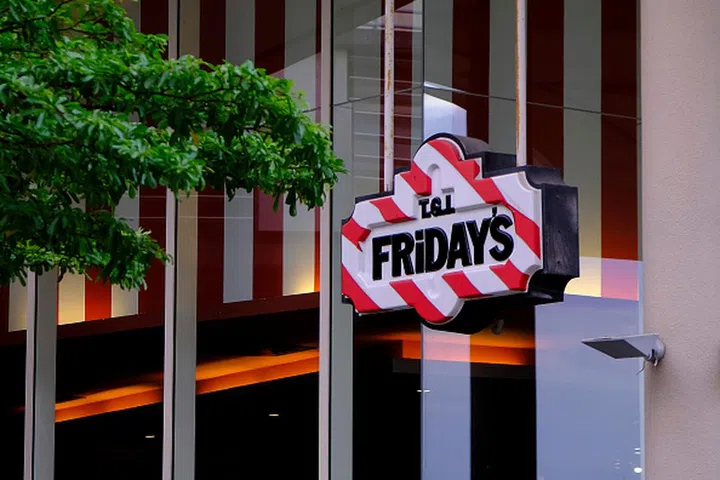 PUTRAJAYA, KUALA LUMPUR, MALAYSIA - 2018/11/14: A commercial sign of T.G.I Fridays seen in Kuala Lumpur. (Photo by Faris Hadziq/SOPA Images/LightRocket via Getty Images)