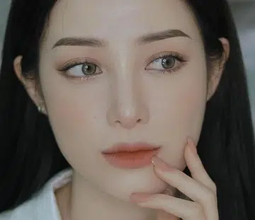 How to remove waterproof makeup correctly