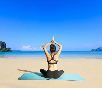 a6_beach_yoga
