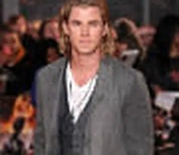 Chris Hemsworth: I looked like child in costumes
