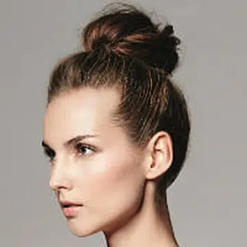 3 steps messy bun thumbnail.jpg