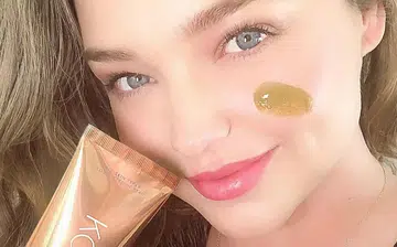 tried-and-tested_kora_organics_tumeric_exfoliating_mask_glowing_skin_miranda_kerr_900px