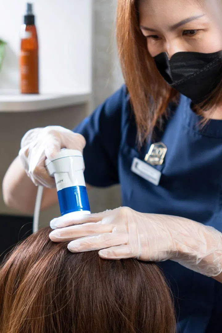 The Tricho-Scan uses 200x magnification to assess scalp condition in precise detail.