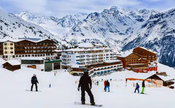 september_blog_5-best-ski-resorts-around-the-world-and-when-to-go_r