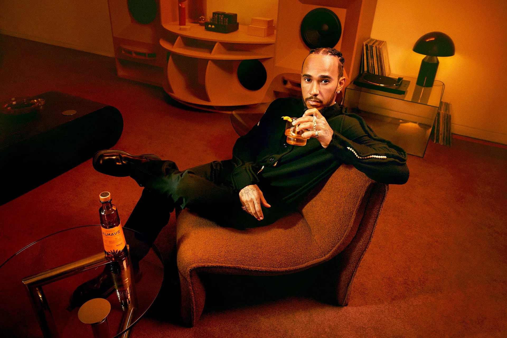 lclewis21 - Lewis Hamilton's non-alcoholic agave spirit

source/copyright: ALMAVE
free for publicity use