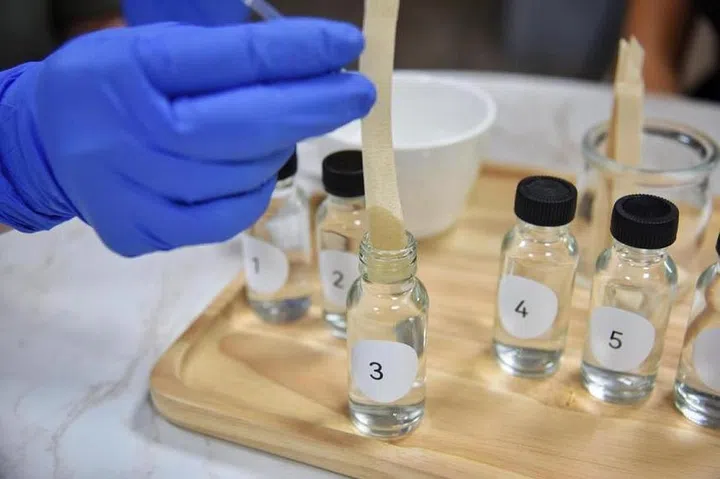 After 21 days on a low-salt diet of 2,000mg of sodium a day, the writer returned to the Health Promotion Board for another round of the test. ST PHOTO: HENG YI-HSIN