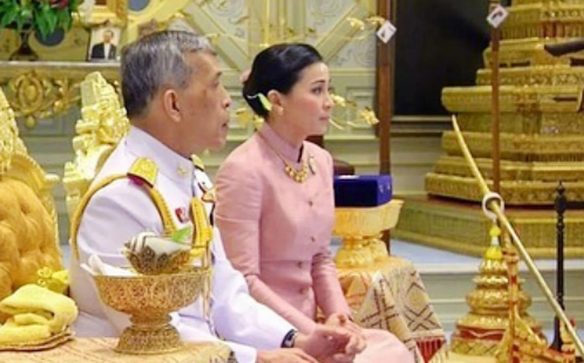 thai_king_marries_bodyguard