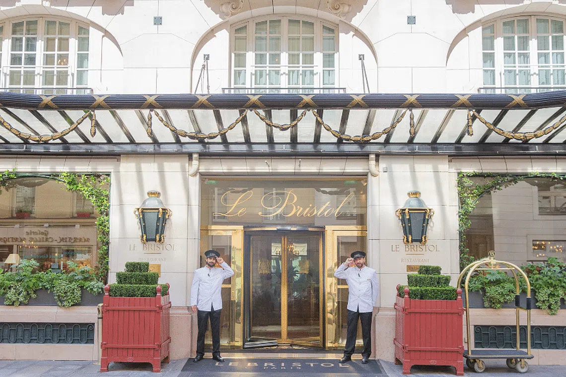 HOTEL LE BRISTOL フランス語 Le Bristol Paris: An old-world palace hotel that oozes