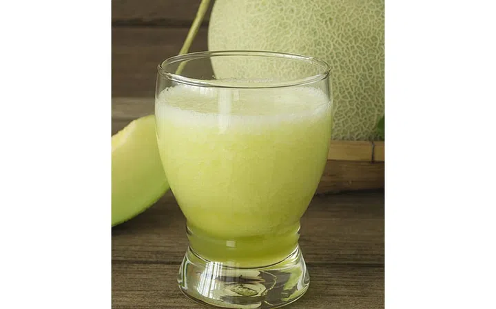 Honeydew, green apple and milk 