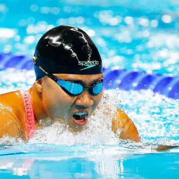 Singapore Her world young woman achiever 2005 para-swimmer Theresa Goh THUMBNAIL